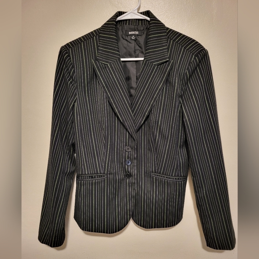 MetroStyle Women's Pinstriped Blazer (Size 12)